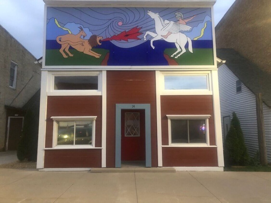 Foto principal - Large, Fully Remodeled Live In Commercial ...