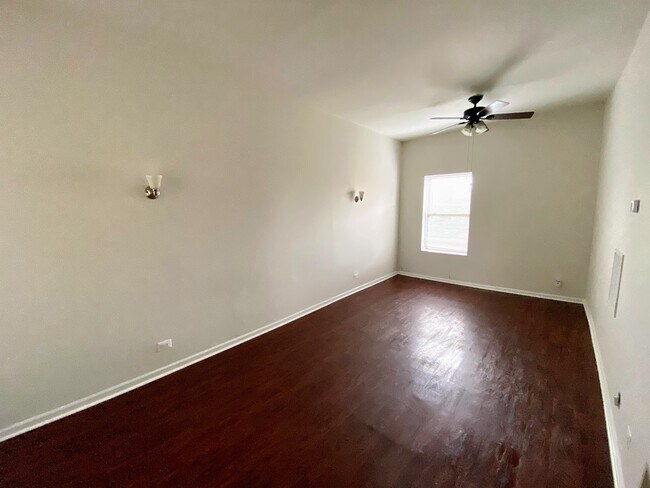 Foto del edificio - 3045 W Cortland St