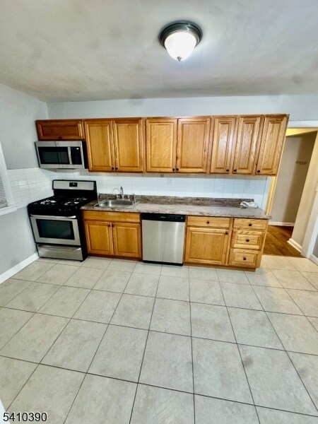 Building Photo - 373 Floral Ln