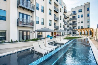 Building Photo - Bandera at Preston Hollow