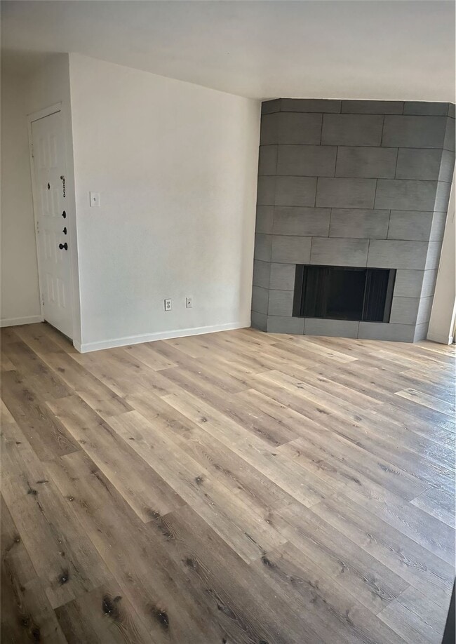 Building Photo - 9350 Country Creek St