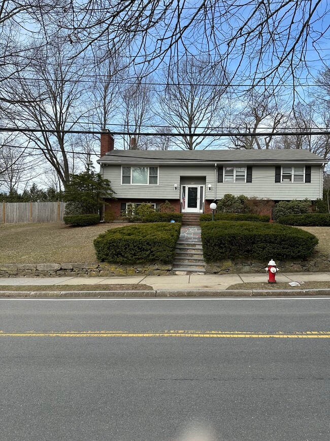 Building Photo - 299 Mill St