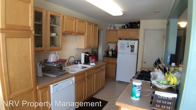 Building Photo - 3 br, 2 bath House - 700 Burrus Drive