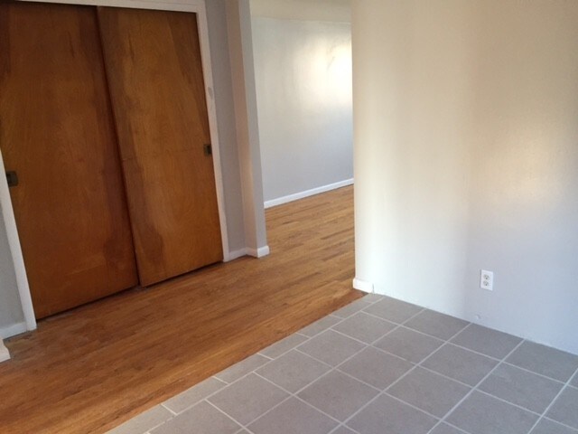 Building Photo - 419 Stegman Pkwy