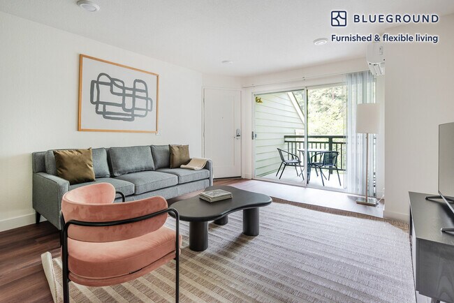 Building Photo - 141 Saratoga Ave