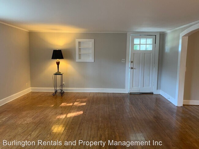 Building Photo - 2 br, 1 bath House - 908 S. Graham Hopedal...