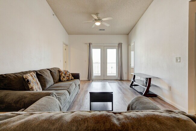 Foto del edificio - 2200 Classen Blvd