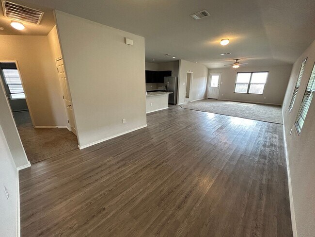 Foto del edificio - **MOVE-IN SPECIAL! **CHARMING One Story Ho...