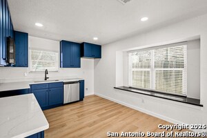 Foto del edificio - 3325 Cliffside Dr