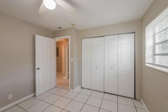 Building Photo - 3401 NW 18th Pl