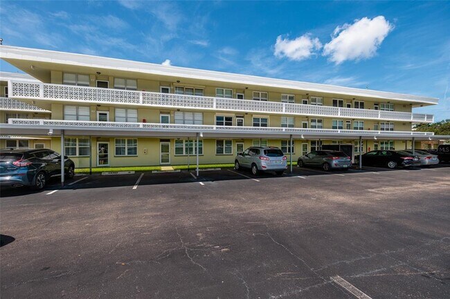 Foto del edificio - 4890 Bay St NE