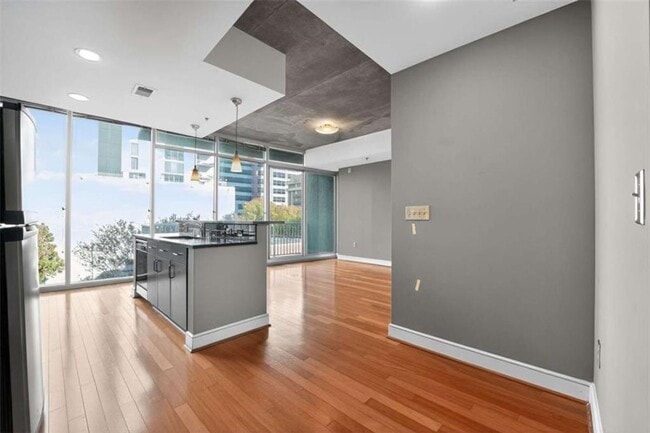 Foto del edificio - 44 Peachtree Pl NE