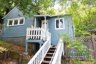 Building Photo - 357 Forrest Ave