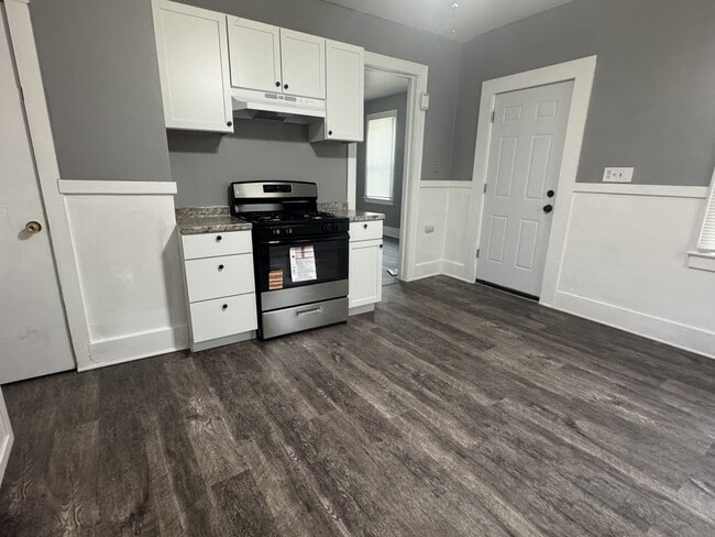 Building Photo - 143 Myrtle St