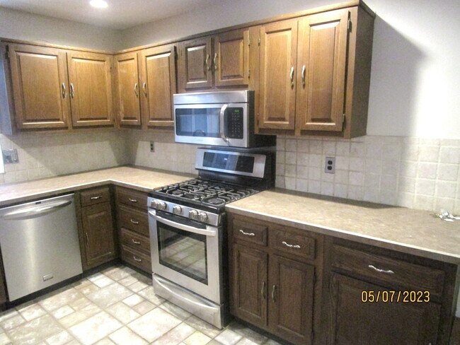 Building Photo - 172 Bennetts Mills Rd