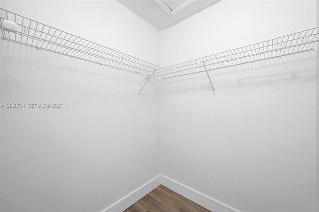Foto del edificio - 3449 NW 44th St