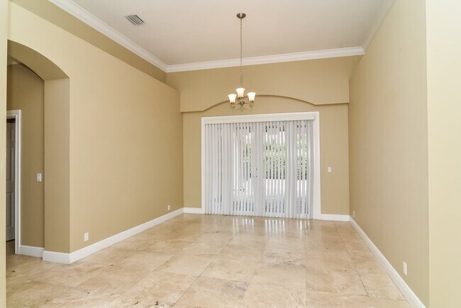 Foto del edificio - 13806 Callington Dr