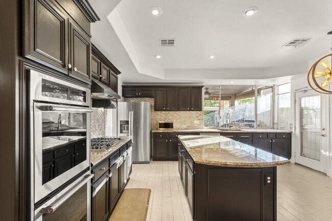 Foto del edificio - Welcome Home to Fall in Love with This Stu...