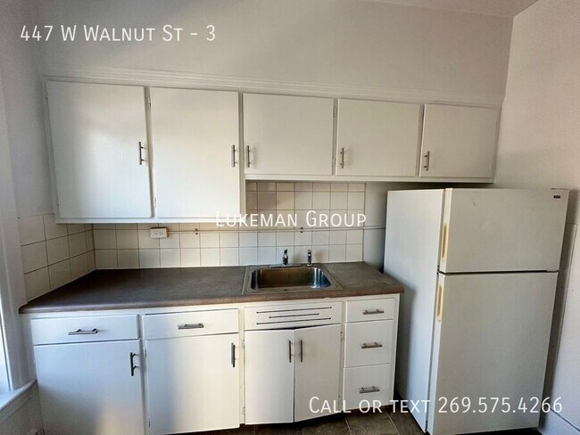Building Photo - 447 W Walnut St