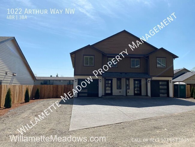 Building Photo - Newer 4 Bedroom Duplex in West Salem! Beau...