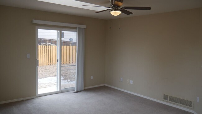Building Photo - Beautiful 4 Bed 2 Bath in Peyton
