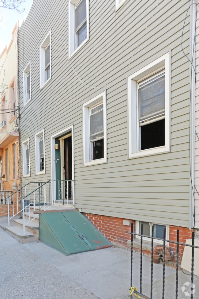 Building Photo - 6807 Forest Ave