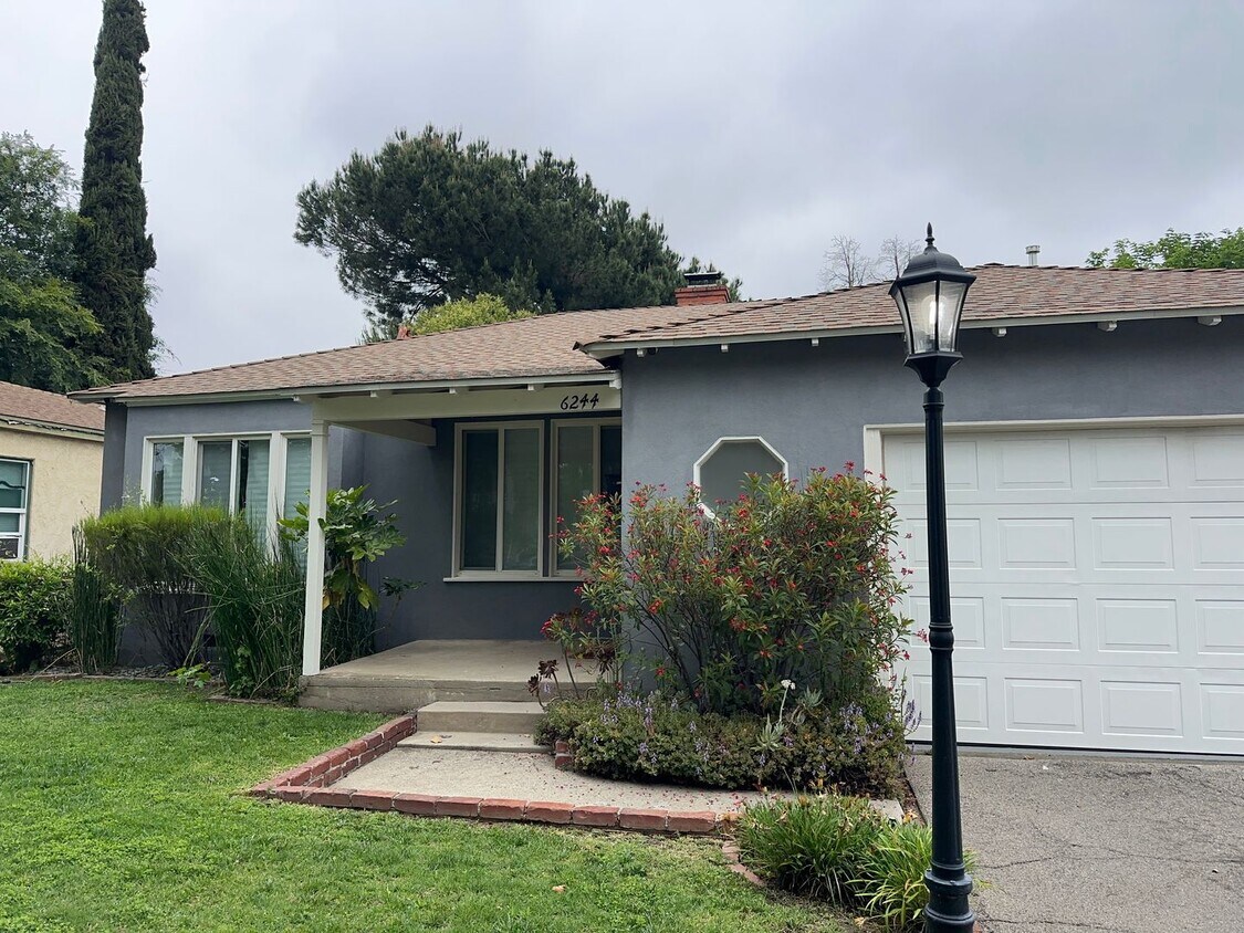 Primary Photo - 3 Bedroom Home with Huge Backyard