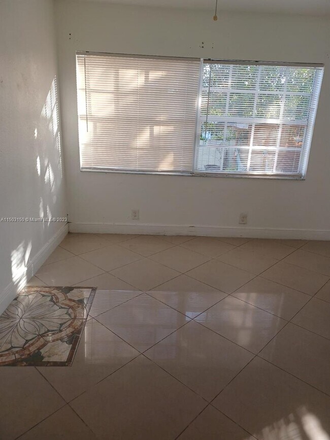 Building Photo - 7900 SW 21st Terrace