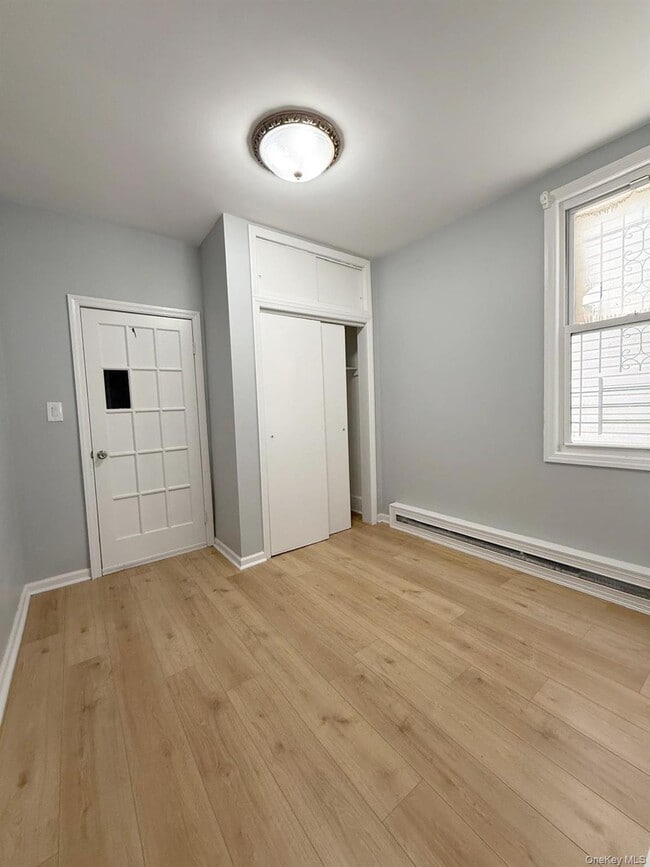 Building Photo - 61-54 55th Dr