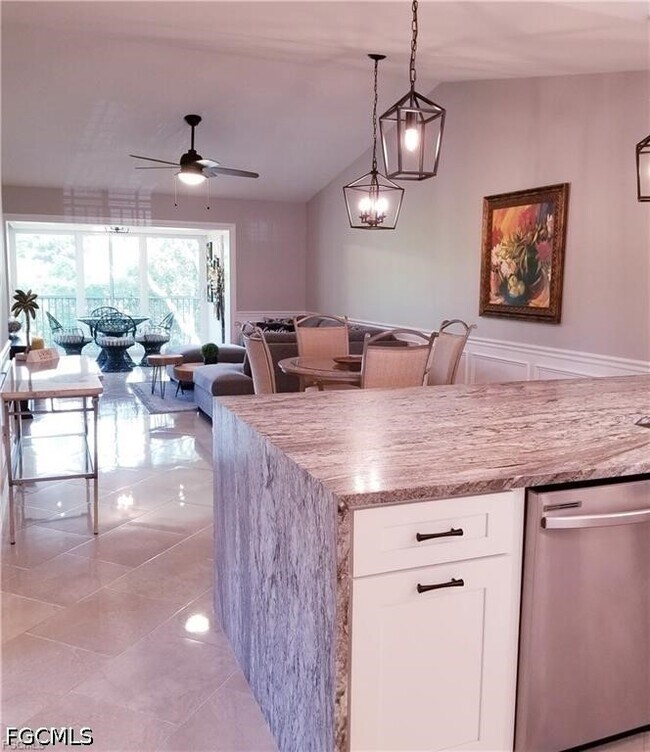 Foto del edificio - 7774 Jewel Ln