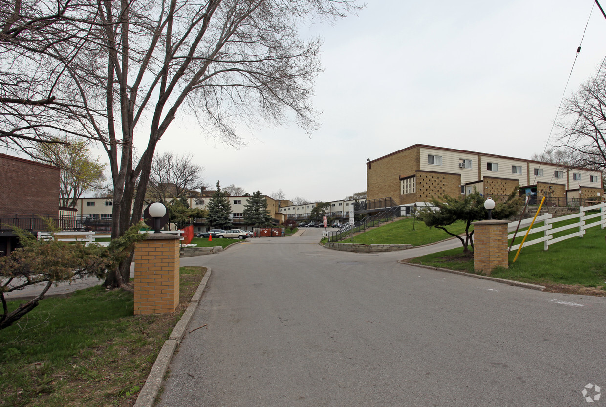 Photo du bâtiment - Greenbelt Village Apartments