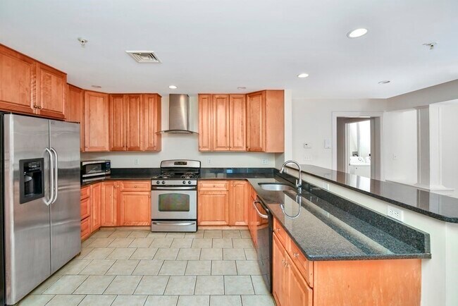 Foto del edificio - 81-87 Fairmount Ave