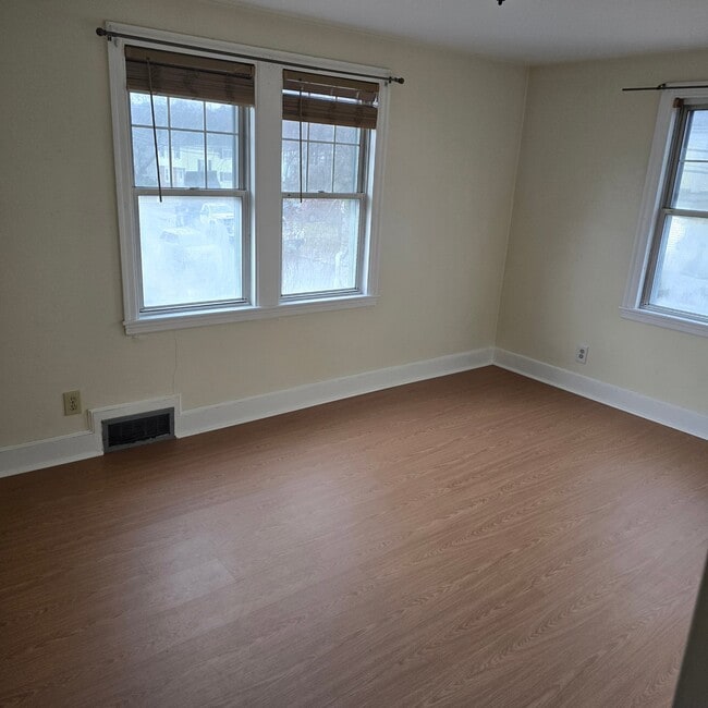 Building Photo - 155 Glenwood Ave