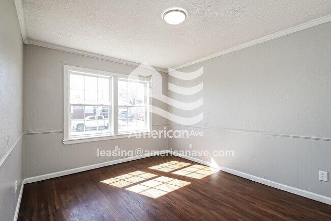 Foto del edificio - 6131 E 19th St