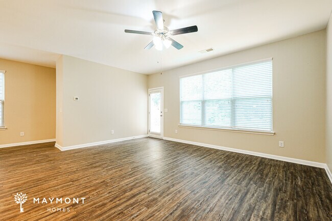 Foto del edificio - 461 Kirkland Dr