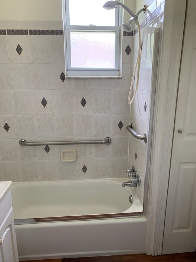 Foto del edificio - 5725 Brinley Dr