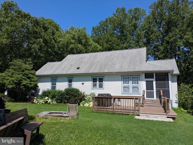 Foto del edificio - 9672 Farmside Pl