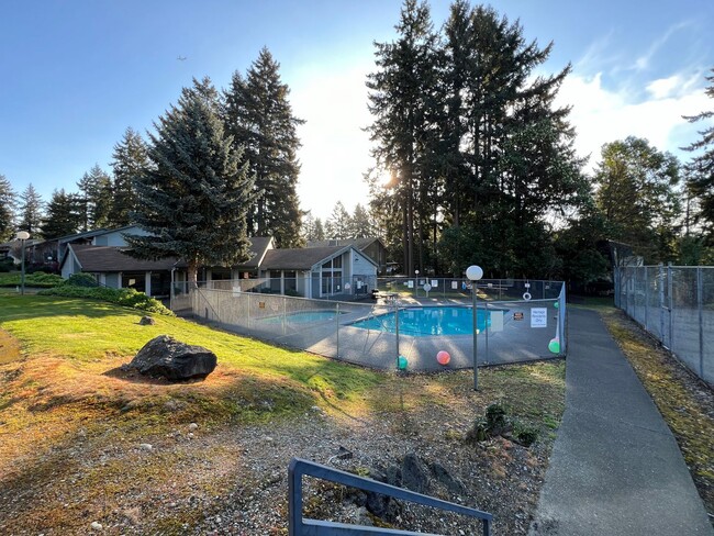 Building Photo - Renovated 1 bedroom 1 bath condo in Desira...