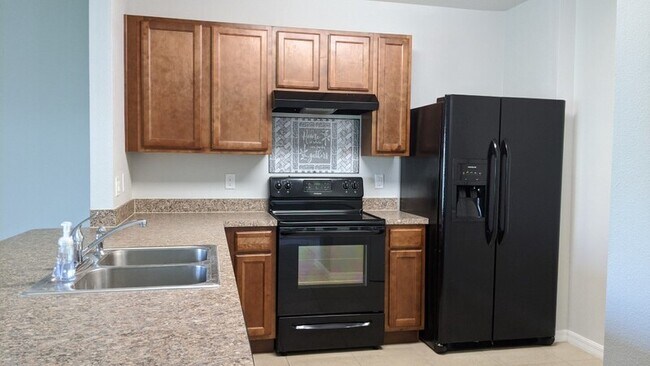 Foto del edificio - 245 Arbor Lakes Dr