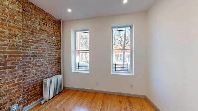 Foto del edificio - 9-32 Seneca Ave