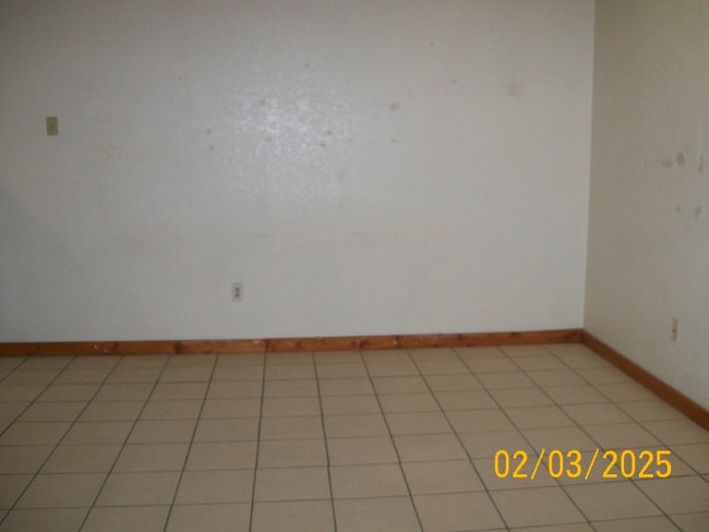 Building Photo - 528 N M St