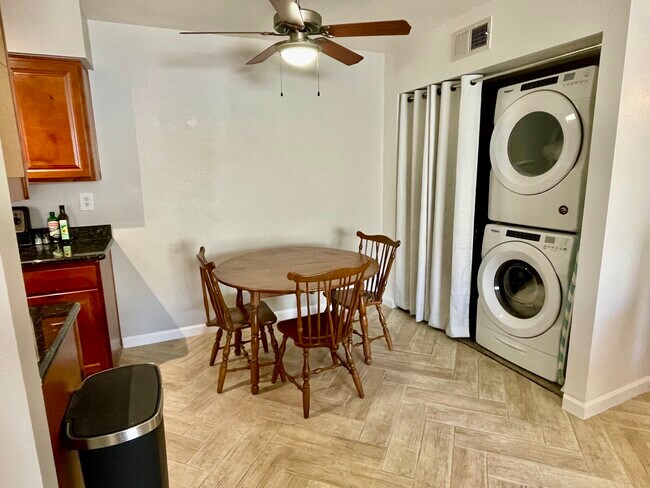 Building Photo - 5877 N Granite Reef Rd