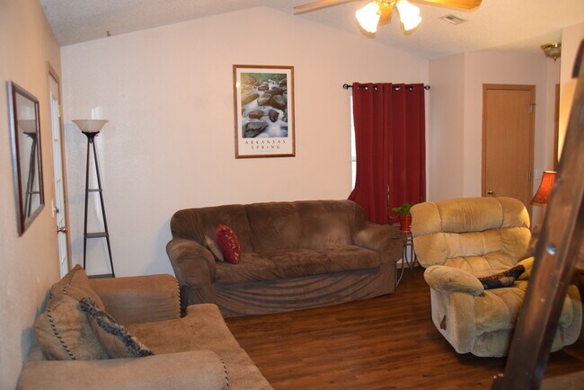 Building Photo - Fantastic 3 bedroom home in Rogers