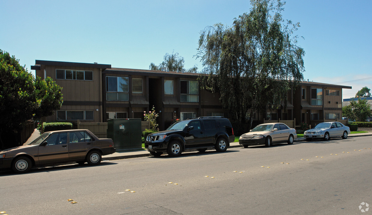 Building Photo - Village View Aparments