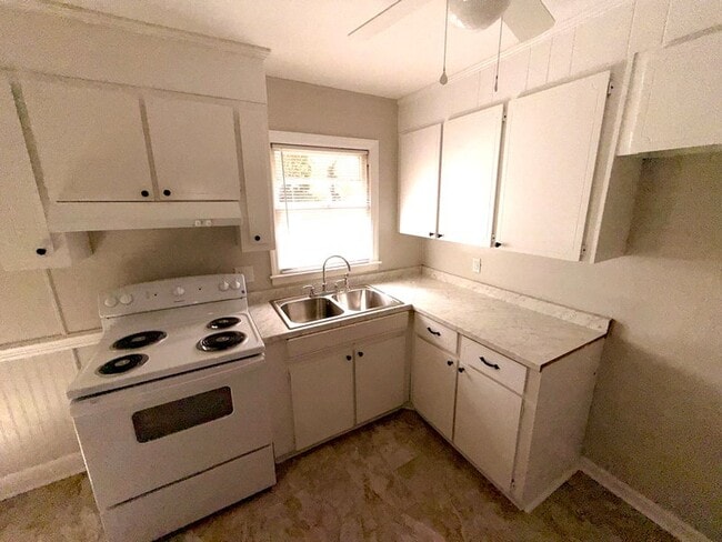 Building Photo - 319 Orchard Ln