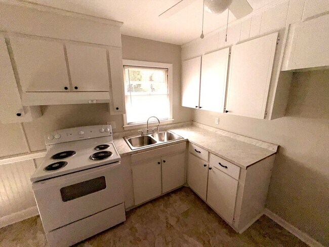 Foto del edificio - 319 Orchard Ln