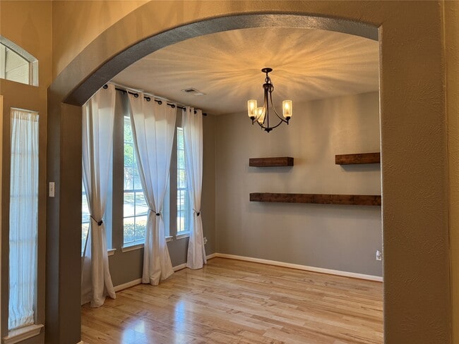 Building Photo - 18223 Water Mill Dr