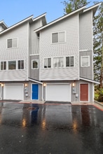 Building Photo - 5724 Sterling Ave