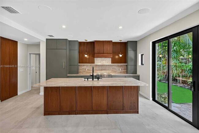 Foto del edificio - 2315 Swanson Ave