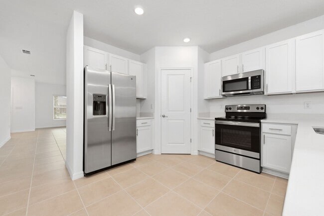 Building Photo - Like New! Spacious 4-Bedroom Home in Stepp...